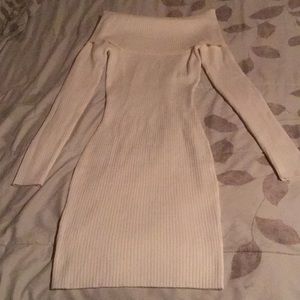 Long sleeve off the shoulder dress!